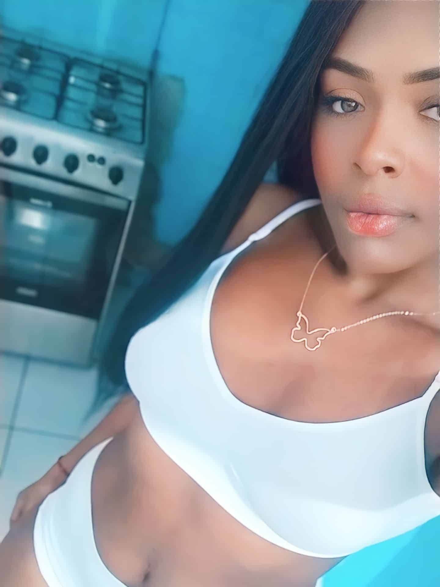 Flora Black